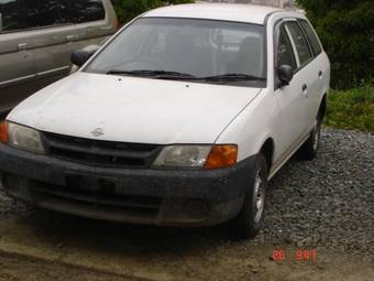 2000 Nissan AD Van Photos