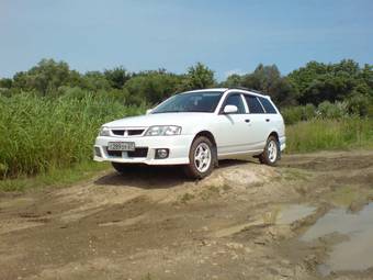 2000 Nissan AD Van Pictures
