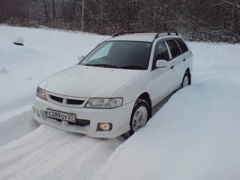 2000 Nissan AD Van Photos