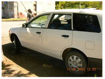 2000 Nissan AD Van Pictures