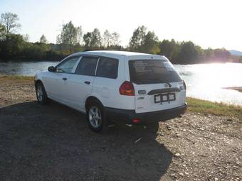 2000 Nissan AD Van Photos