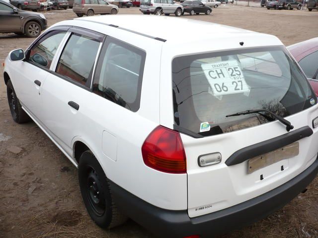 2001 Nissan AD Van