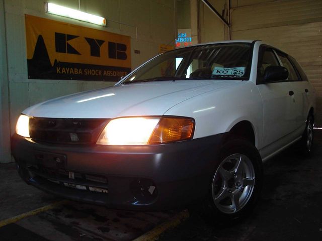 2001 Nissan AD Van