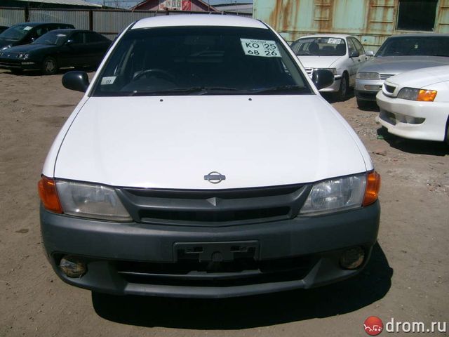2001 Nissan AD Van