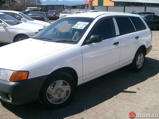 2001 Nissan AD Van