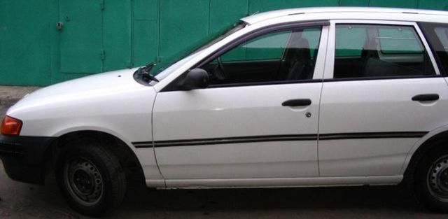 2001 Nissan AD Van