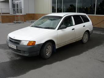 2001 Nissan AD Van Pictures
