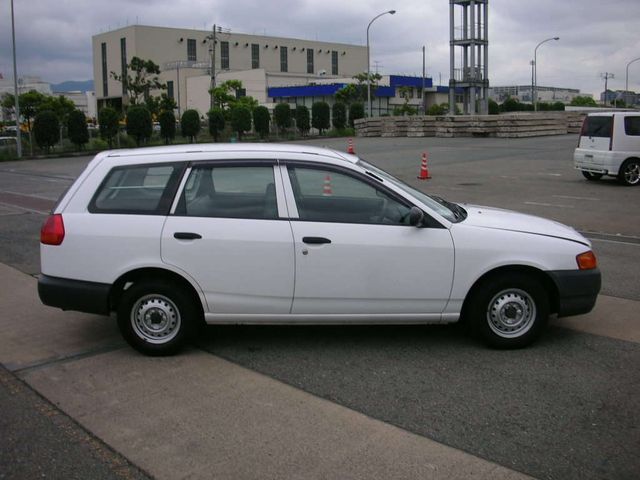 2002 Nissan AD Van