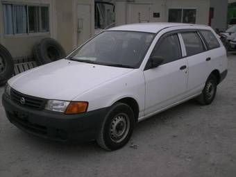 2002 Nissan AD Van Photos