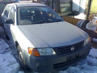2002 Nissan AD Van Photos