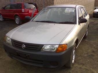 2002 Nissan AD Van Photos