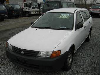 2002 Nissan AD Van Photos