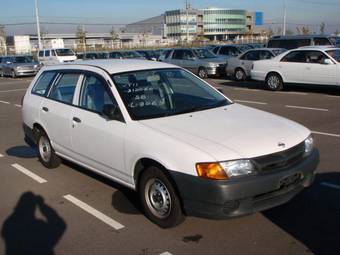 2002 Nissan AD Van Photos