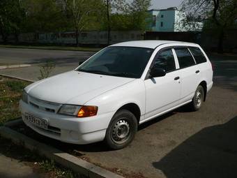 2002 Nissan AD Van Photos