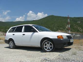 2002 Nissan AD Van Photos