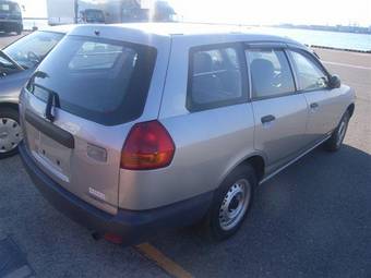 2003 Nissan AD Van Photos