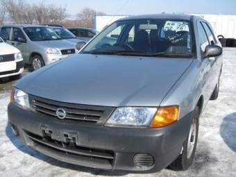 2003 Nissan AD Van Photos