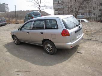 2003 Nissan AD Van Photos