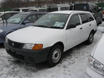 2004 Nissan AD Van Photos