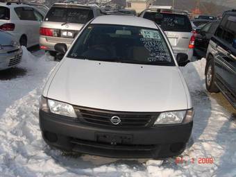 2004 Nissan AD Van Pictures
