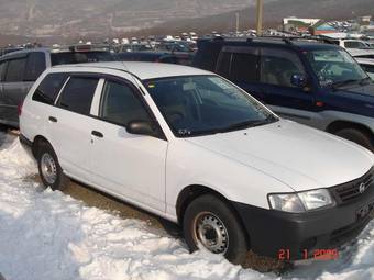 2004 Nissan AD Van Photos