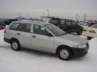 2004 Nissan AD Van Pictures
