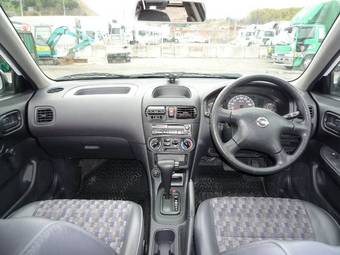 2004 Nissan AD Van Photos