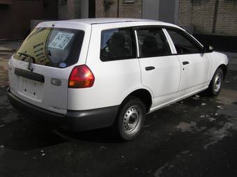 2004 Nissan AD Van Pictures