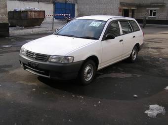 2004 Nissan AD Van Photos