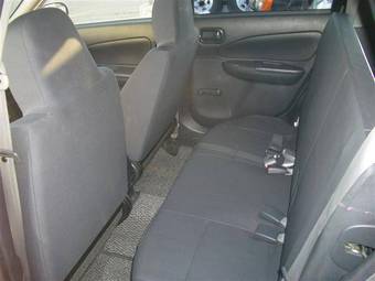2004 Nissan AD Van Images