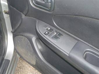 2004 Nissan AD Van Photos