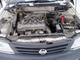 2004 Nissan AD Van Pictures