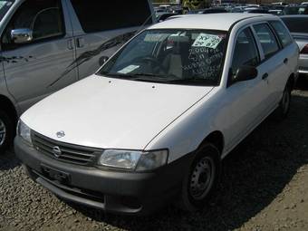 2004 Nissan AD Van Pics