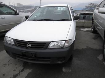 2004 Nissan AD Van Pictures