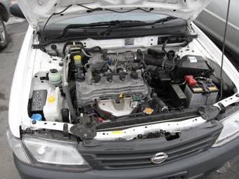 2004 Nissan AD Van Pictures