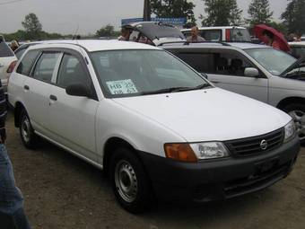 2004 Nissan AD Van Pictures