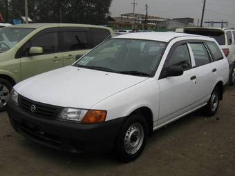 2004 Nissan AD Van Photos