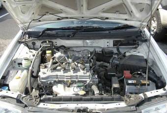 2004 Nissan AD Van Pictures