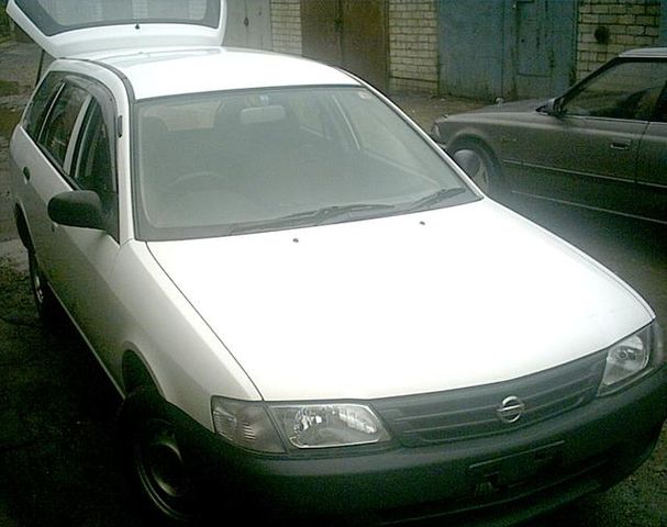 2005 Nissan AD Van