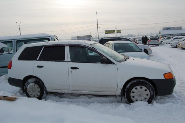 1999 Nissan AD Wagon