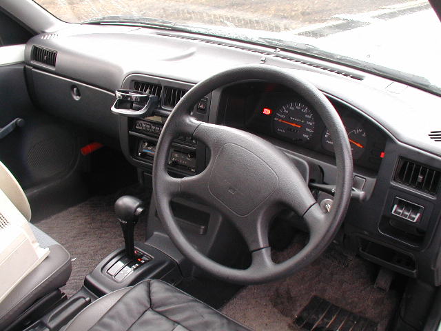 1999 Nissan AD Wagon Pictures