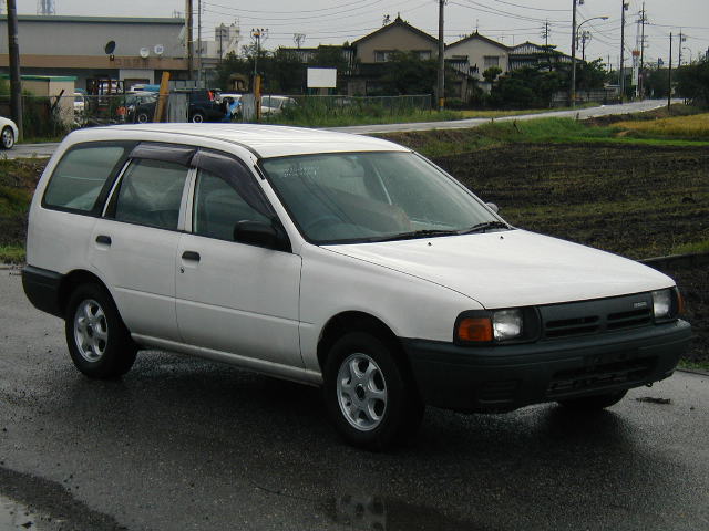 1999 Nissan AD Wagon Pictures
