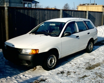 2000 Nissan AD Wagon