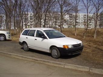 2000 Nissan AD Wagon
