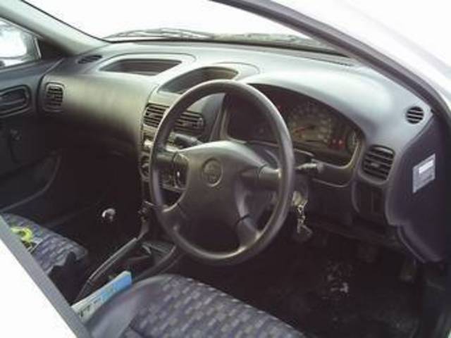 2000 Nissan AD Wagon