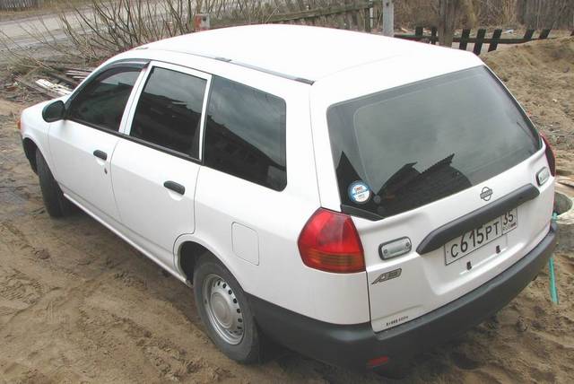 2000 Nissan AD Wagon