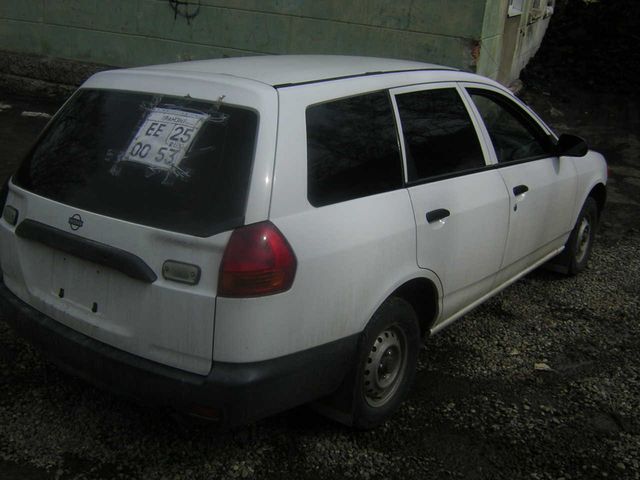2000 Nissan AD Wagon
