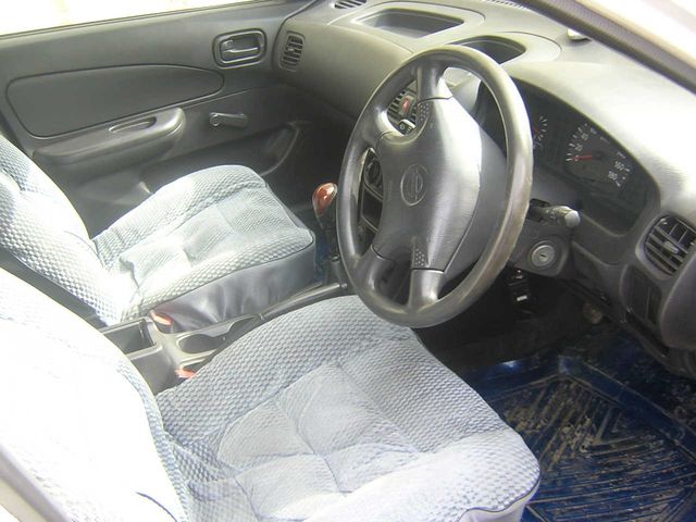 2000 Nissan AD Wagon