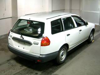 2000 Nissan AD Wagon Photos