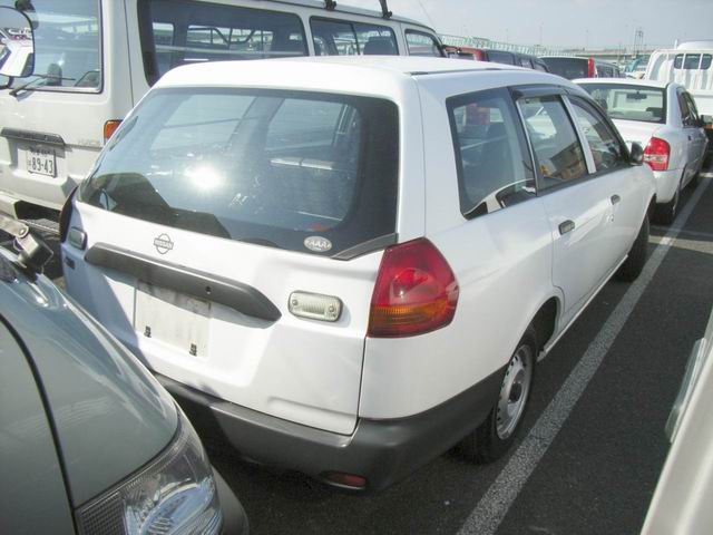 2000 Nissan AD Wagon Pics